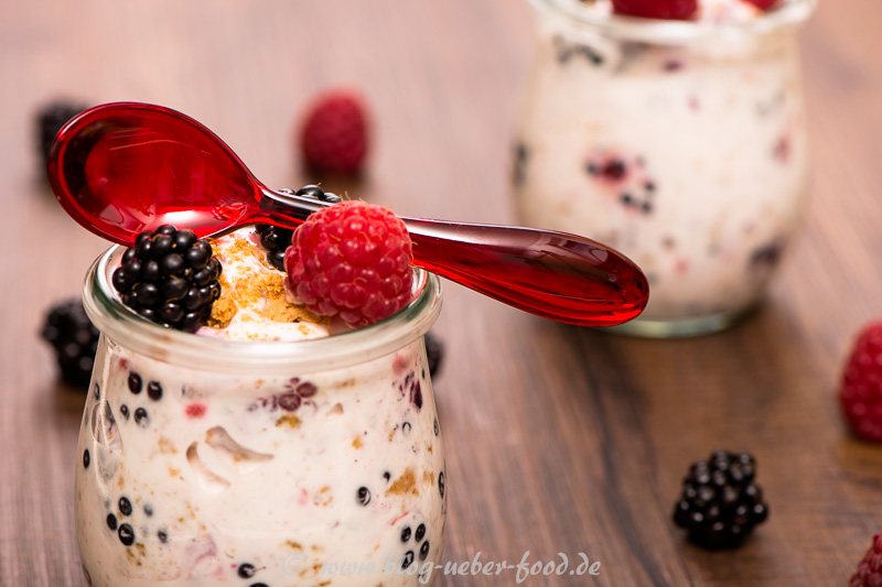 Joghurt mit Himbeeren und Brombeeren selber gemacht -&amp;gt; Nachspeise